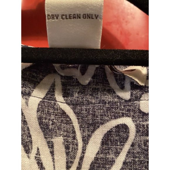 David Brooks Women’s size XL Linen Blend Navy Flowered Sleeveless Top - Picture 6 of 7